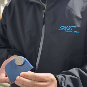 Penggilingan Efisiensi Tinggi Dimulai dengan Sepatu Penggilingan Berlian Unggul