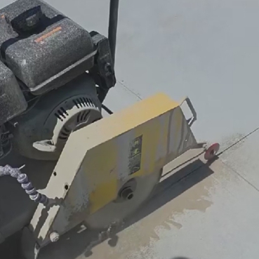 Studi Kasus Proyek: Aplikasi Mata Gergaji Pelebaran Sambungan Beton SANG di Bandara Internasional Roswell